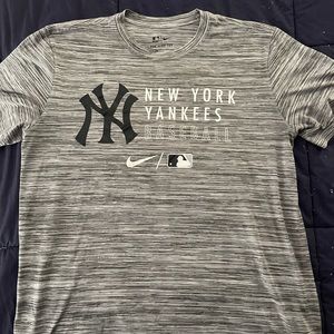Yankees on field tee